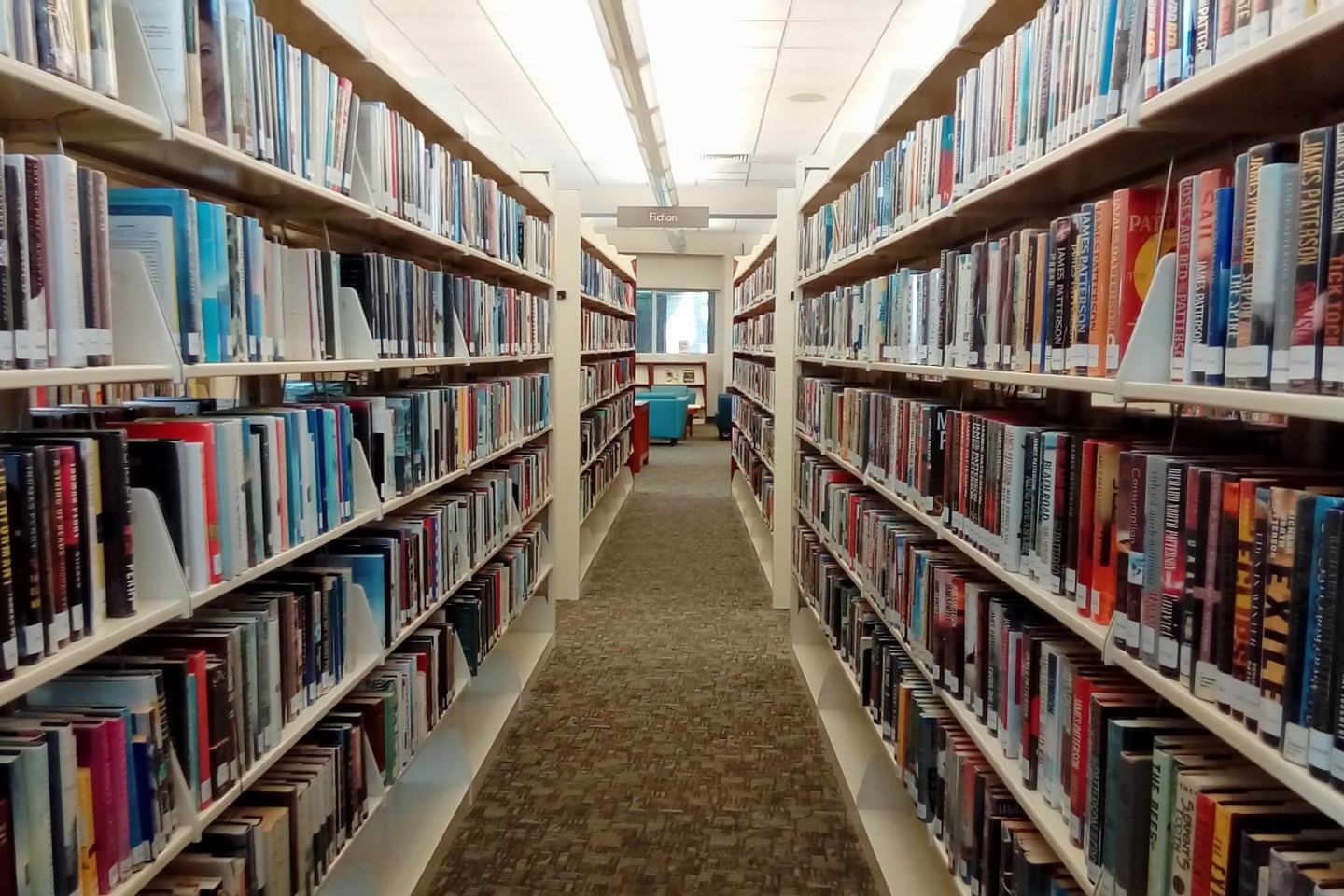 Die Stadtbibliothek Brilon erweitert seinen Abholservice um einen Tag